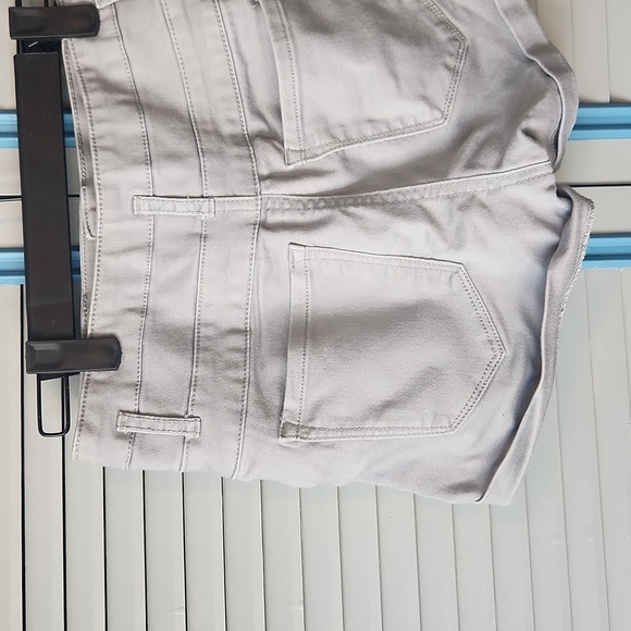 Refuge High Waisted Light Grey Denim Shorts - Picture 9 of 13